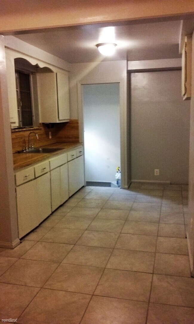 Building Photo - 3 br, 2 bath House - 16892 Carlisle St