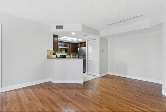 Building Photo - 4187 N Haverhill Rd