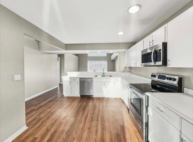 Foto del edificio - 6312 Tierra Vista Cir