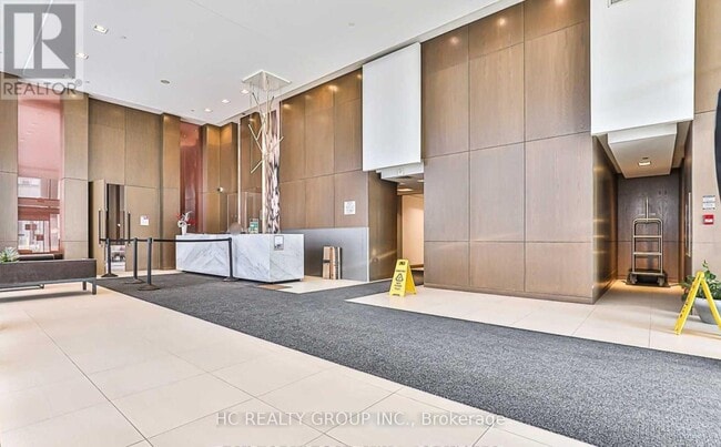 Photo du bâtiment - 121 McMahon Dr