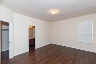 Building Photo - 9723 Cira Court