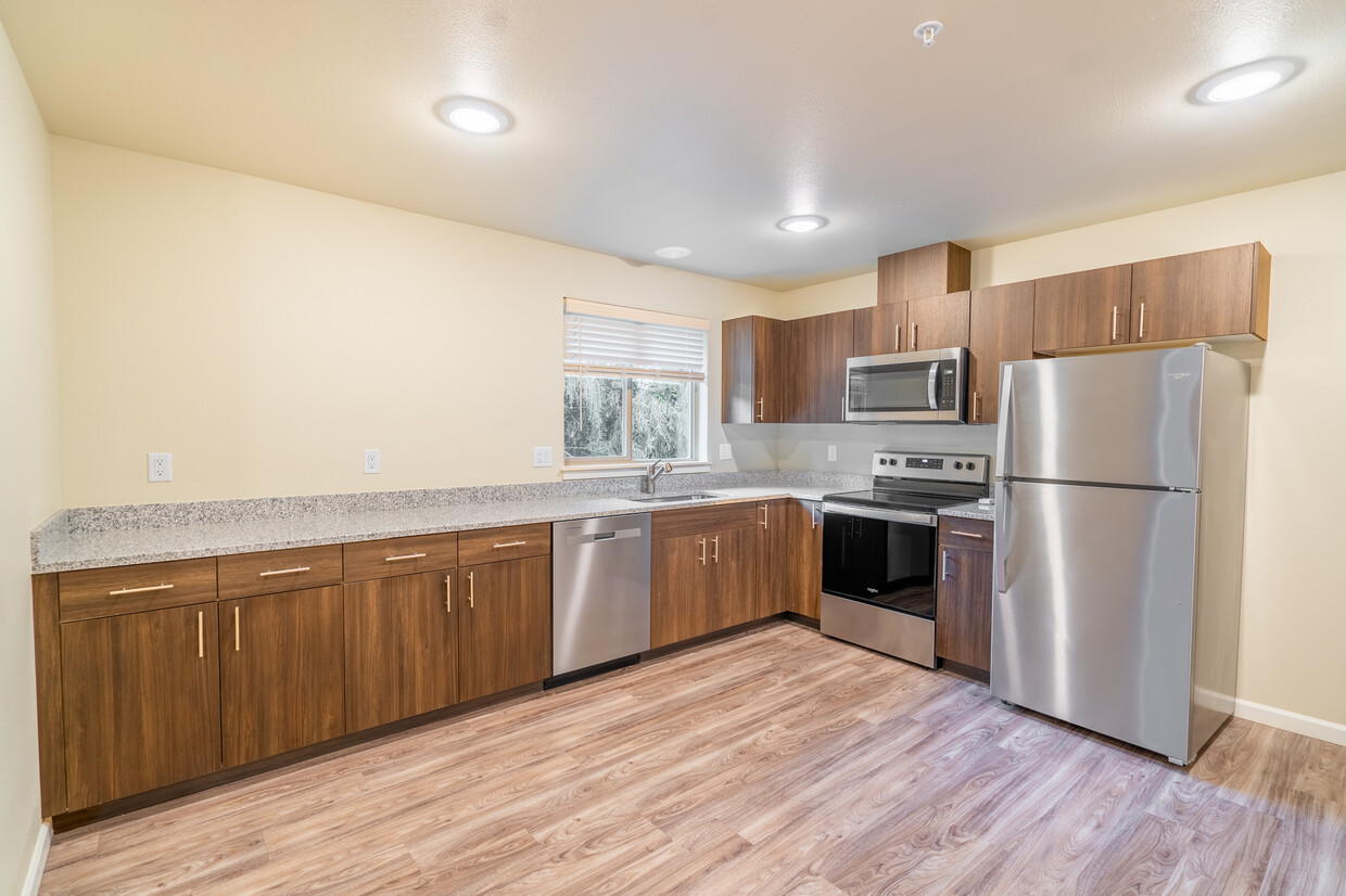 Primary Photo - 1041 Schurman Dr S