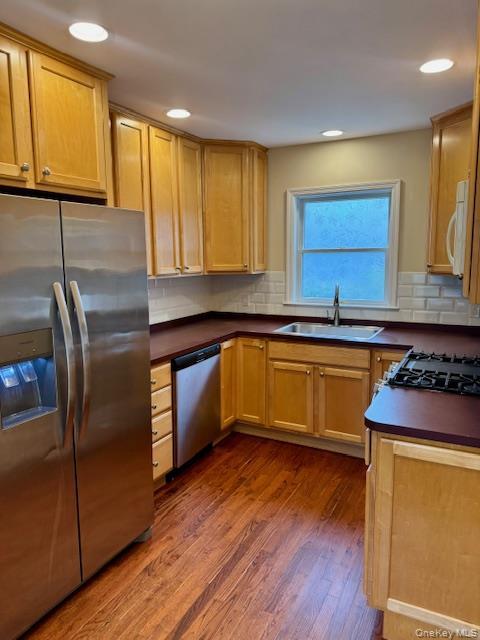 Building Photo - 29 1/2 Woolsey Ave