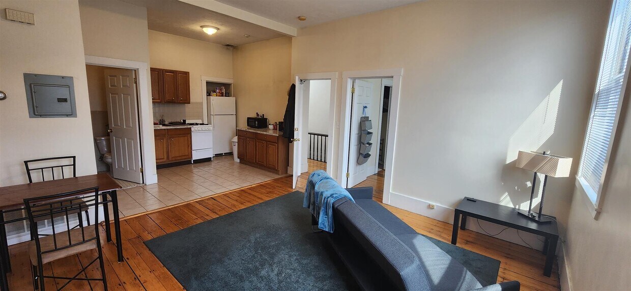 Foto principal - 1155 Cambridge St