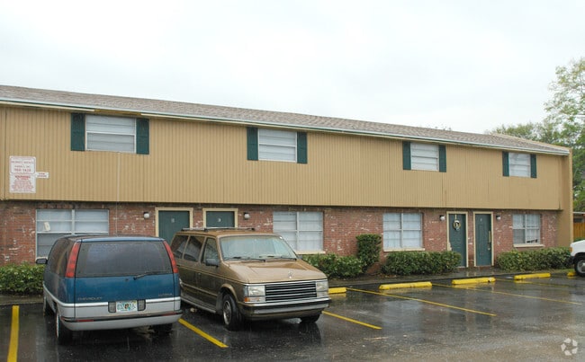 Building Photo - 15530 N Nebraska Ave