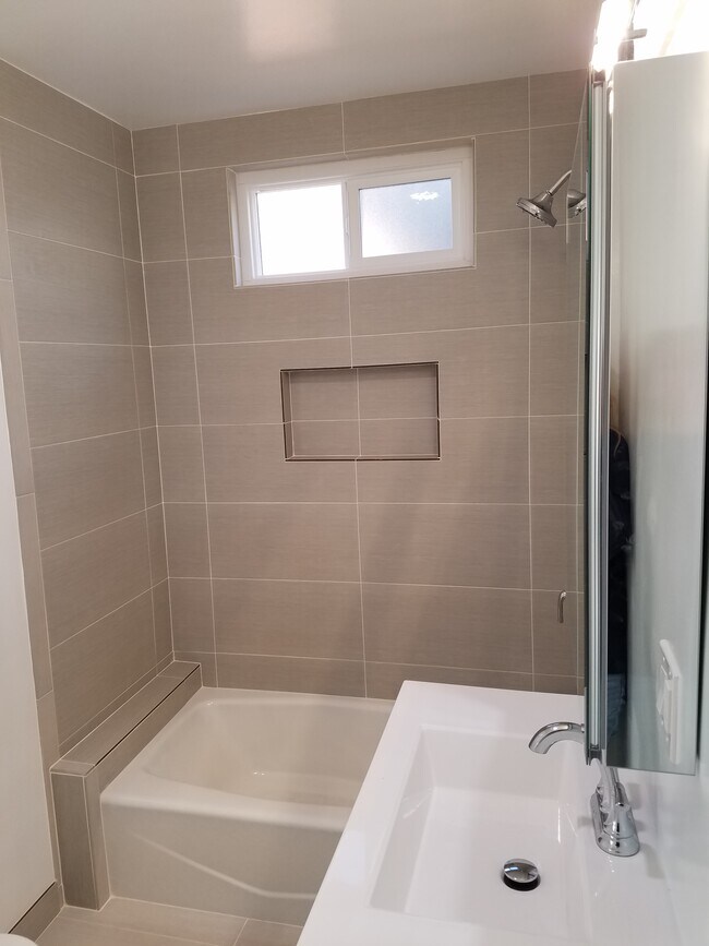 Foto del edificio - 3214 Highland Ave