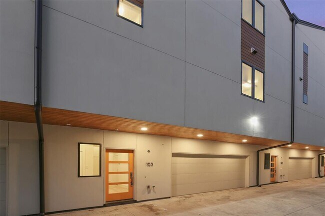 Building Photo - 2723 Kimsey Dr