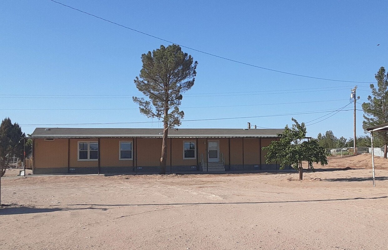 Primary Photo - Anthony Single Wide for Rent