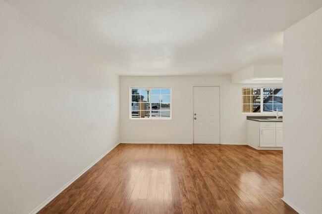 Building Photo - 45 N Phyllis