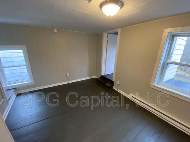 Building Photo - 119 Ann St