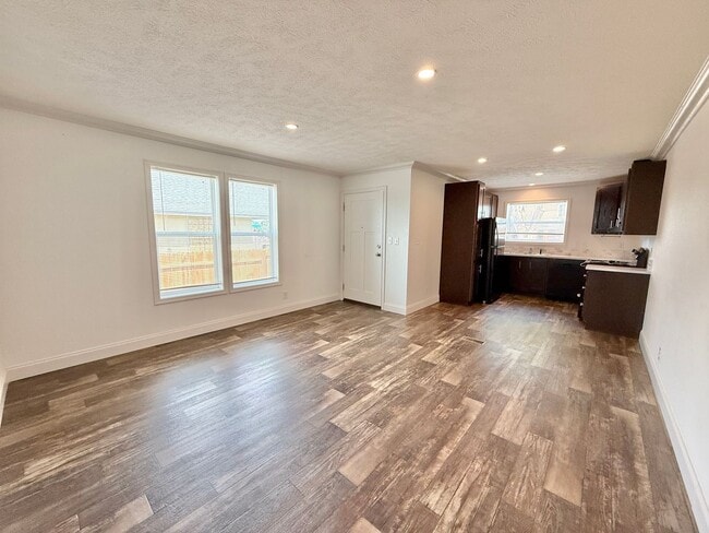 Building Photo - 1907-1909 E Routt Ave.