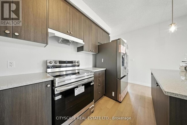 Building Photo - 39 Rivergreen Cres