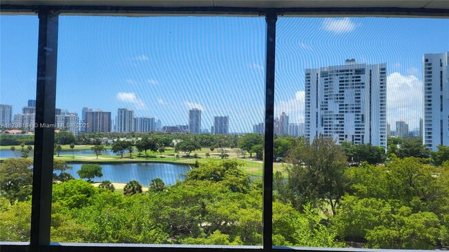Building Photo - 3475 N Country Club Dr