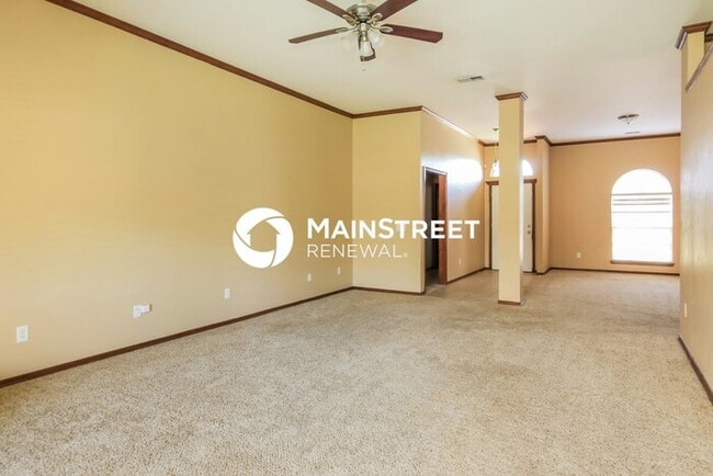 Photo - 4 Bedroom Pet-Friendly Home in Oklahoma City, OK with Main Street Renewal