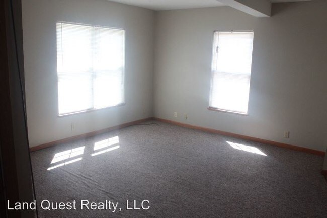 Foto del edificio - 2 br, 1 bath Apartment - 900 Center St.