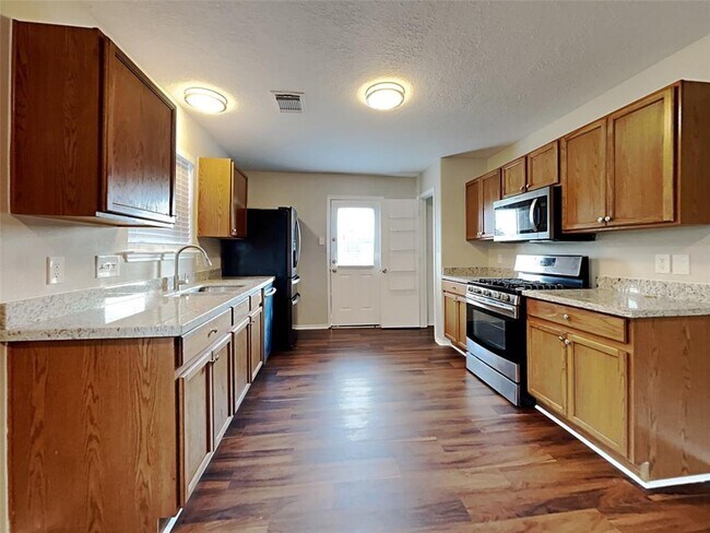 Building Photo - 17210 Hawks Landing Dr