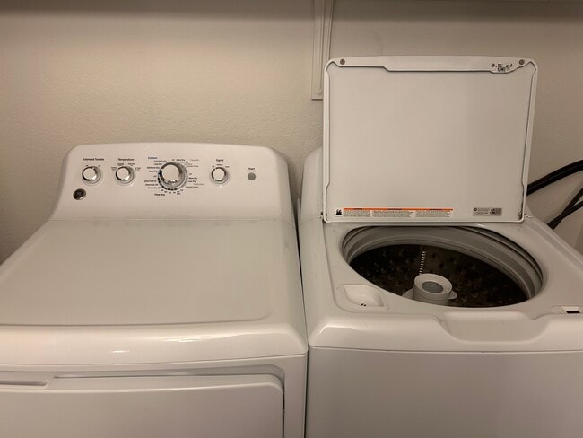 Building Photo - 9205 W Albany Ave