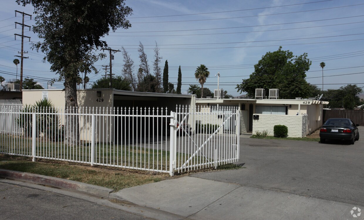 Foto del edificio - 421-429 Glen Ave