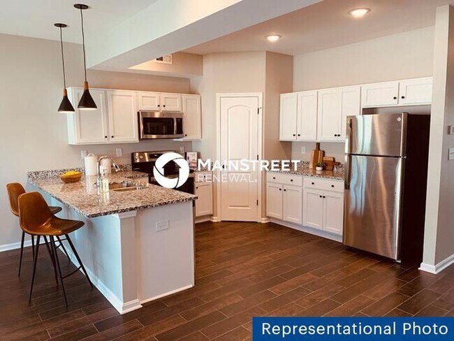 Building Photo - 3 Bedroom Pet-Friendly Home in Jeffersonville, IN with Main Street Renewal