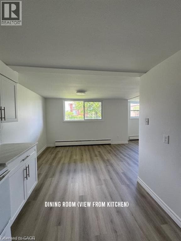 Photo du bâtiment - 6 Elmsdale Dr