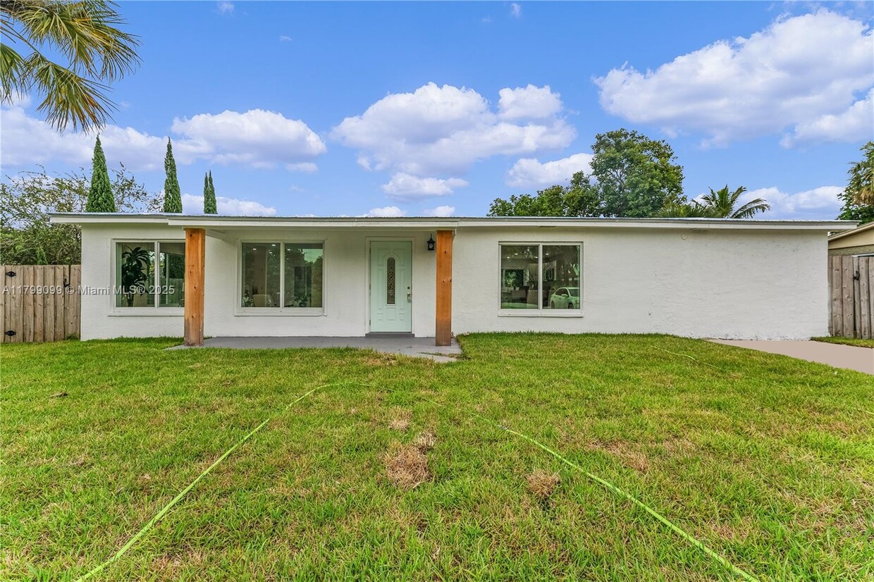 Foto principal - 1694 NE Orion St