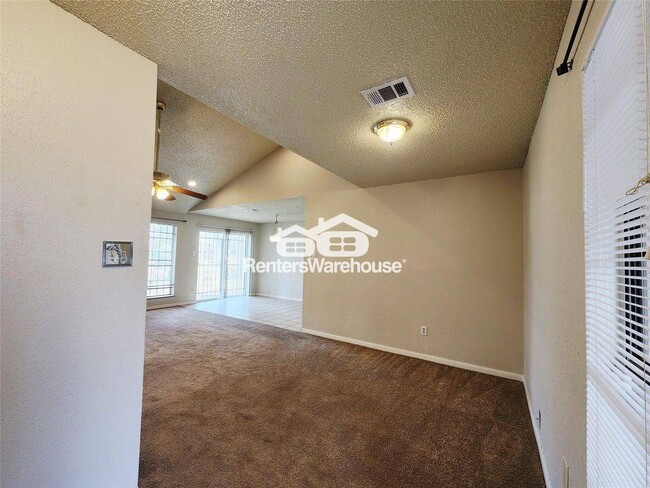 Foto del edificio - 9607 Hanford St