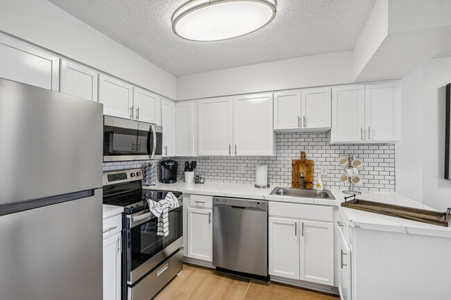 Building Photo - Arrive 2801