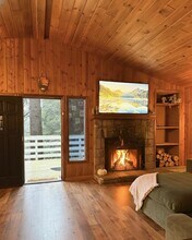 Building Photo - 27464 Meadow Dr