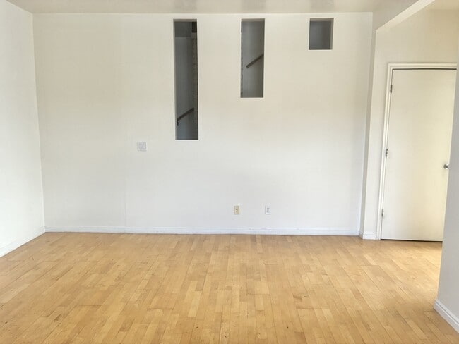 Photo - 517 E 500 S Apartment