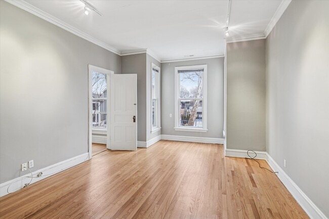 Foto del edificio - 3818 N Hermitage Ave