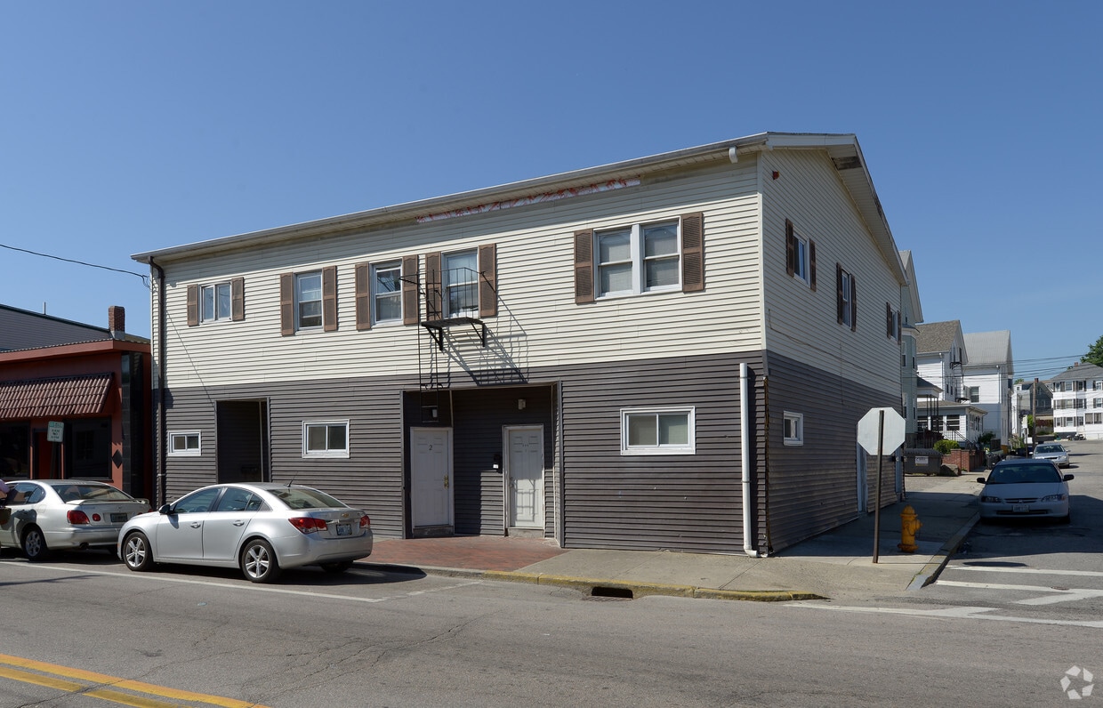 Primary Photo - 606 Dexter St