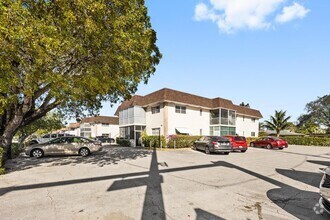 Building Photo - 10290 N Military Trl