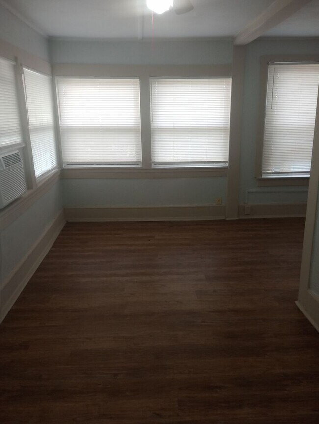 Building Photo - 1 BEDROOM 1 BATH  LOCATED IN DAYTONA BEACH