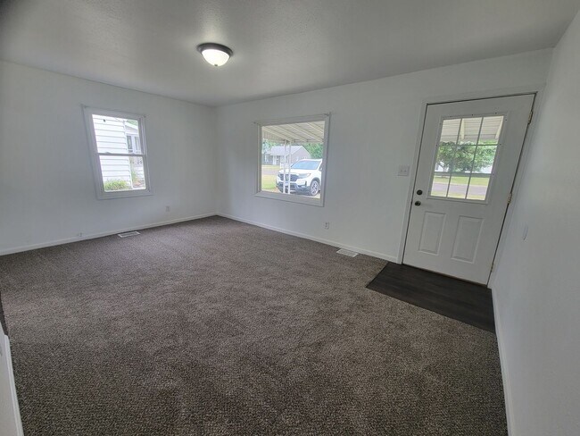Foto del edificio - 3BR/1BA w/Garage -3011 Mission Road