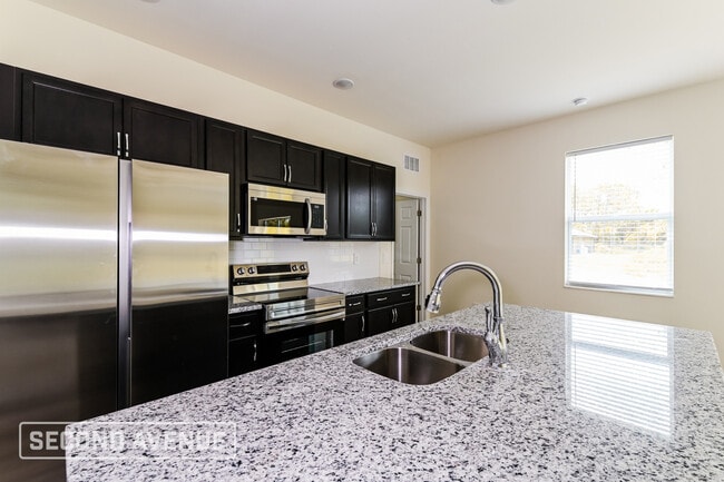 Building Photo - 2230 Jeannin Dr