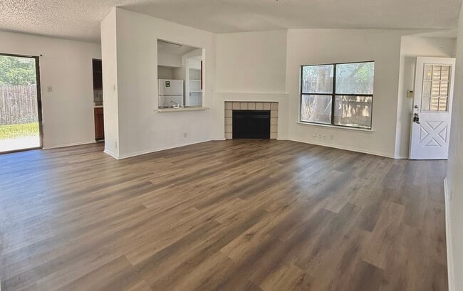 Foto del edificio - 2 Bed 1 Bath