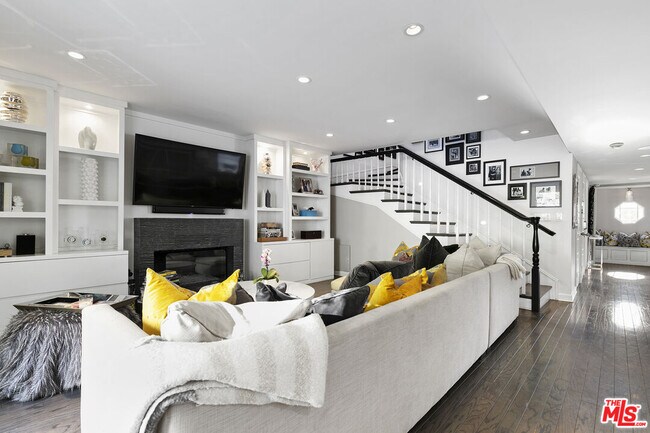 Foto del edificio - 5176 Don Pio Dr