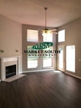 Building Photo - 132 Cross Creek Dr