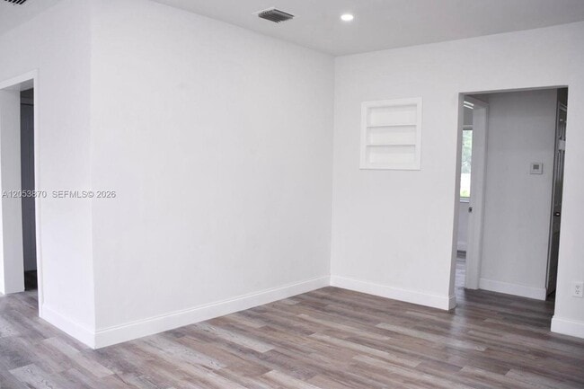 Foto del edificio - 8201 Abbott Ave