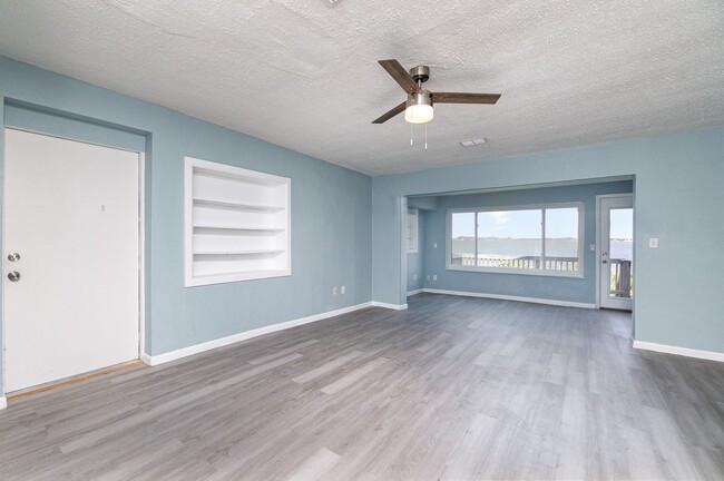 Building Photo - 5275 N HIGHWAY 1 #2