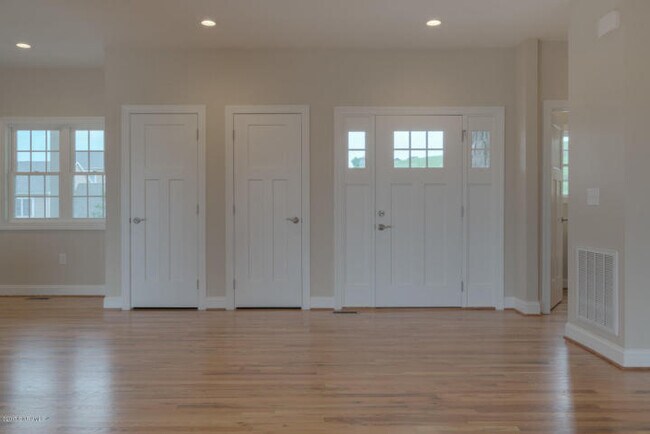 Foto del edificio - Gorgeous Four-Bedroom Home for Rent Near D...