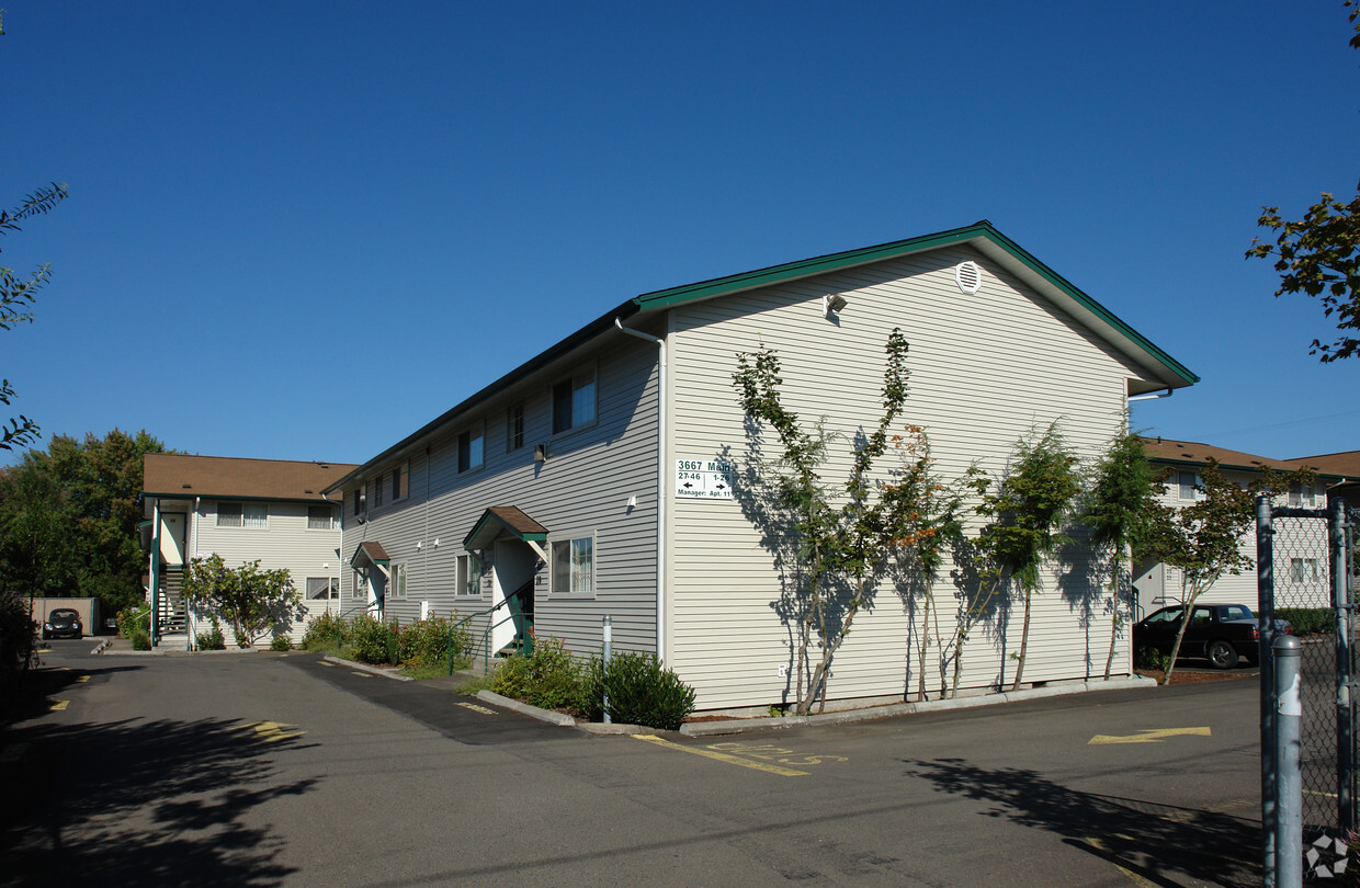 Primary Photo - Centre Court Village