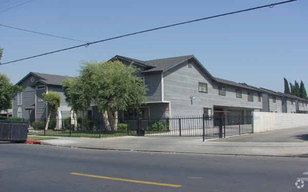 Building Photo - 3712-3718 Cogswell Rd