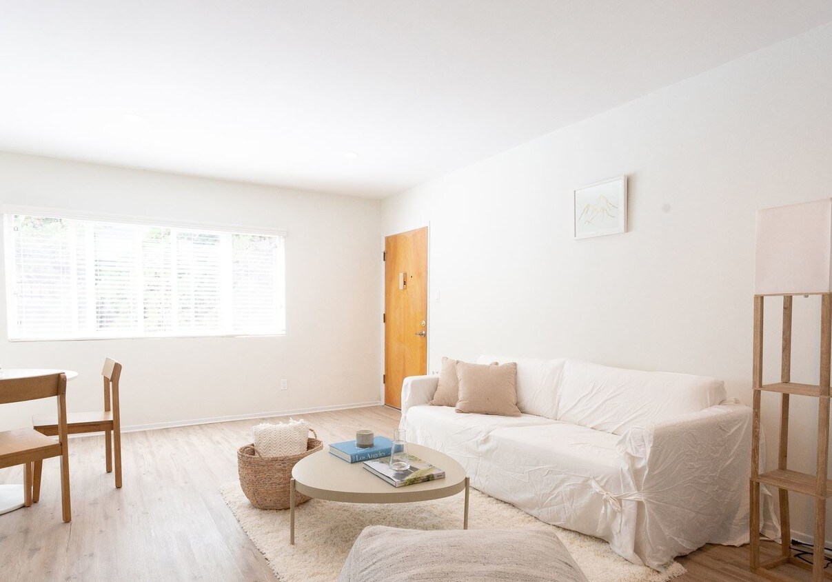 Foto principal - 12625 Pacific Ave