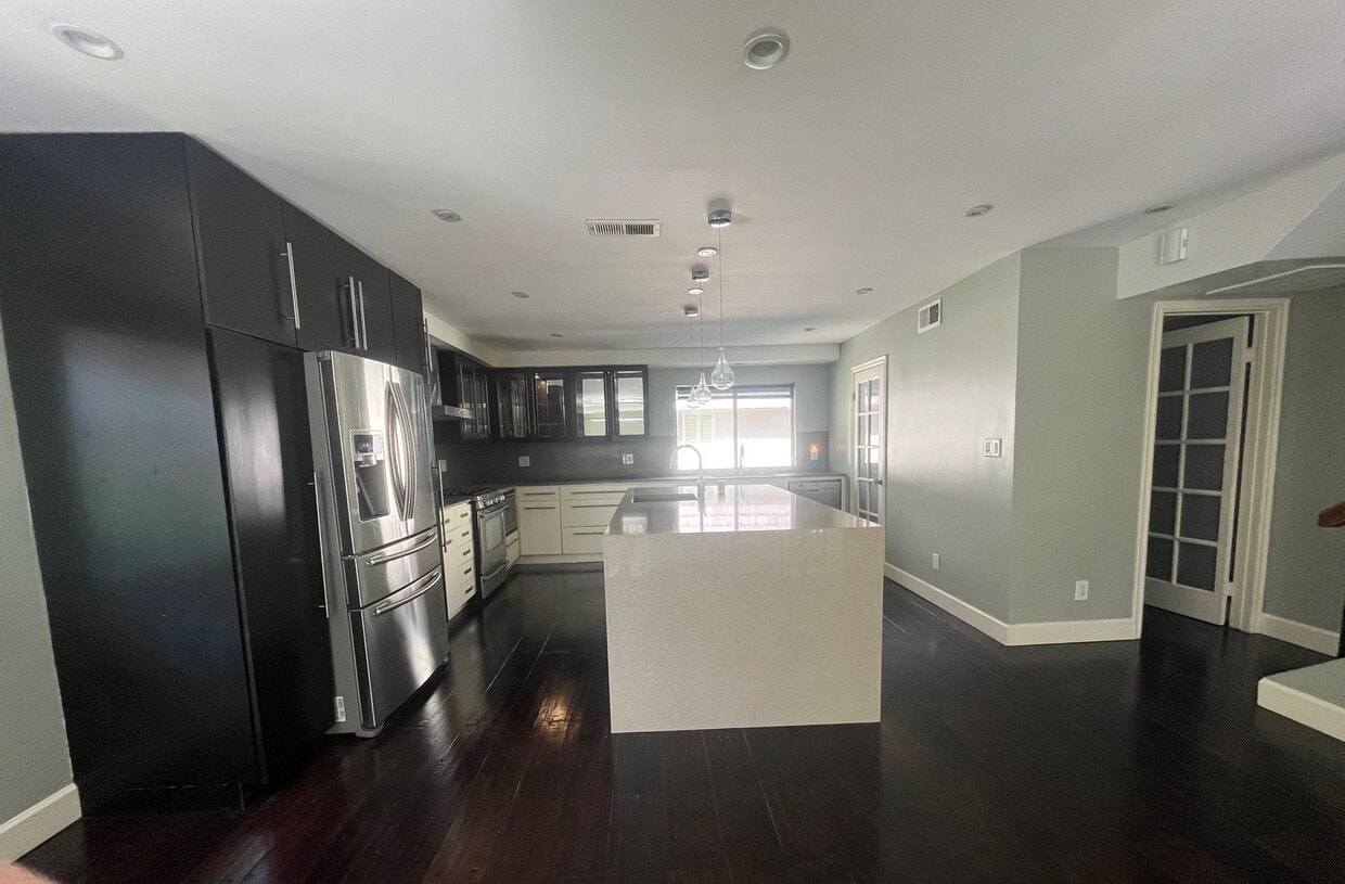 4730 Ben Ave, Valley Village, CA 91607 Townhome Rentals in Valley