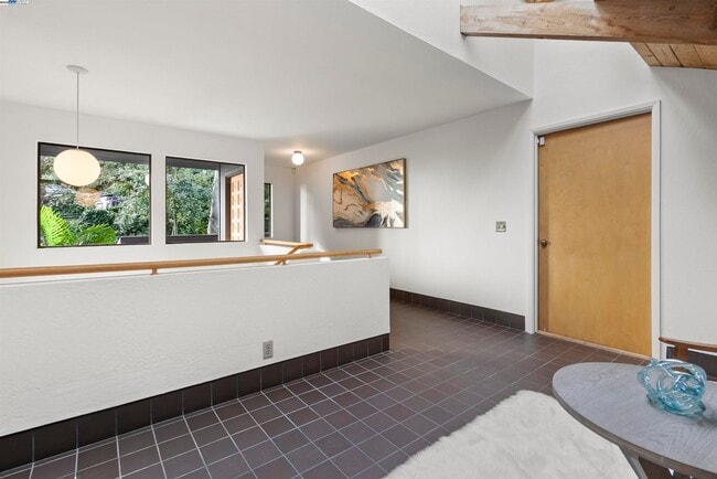 Building Photo - 6425 Zinn Dr