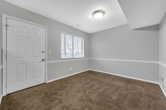 Building Photo - 164 N 400 W