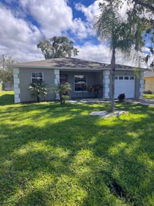 Photo - 106 Drake St House