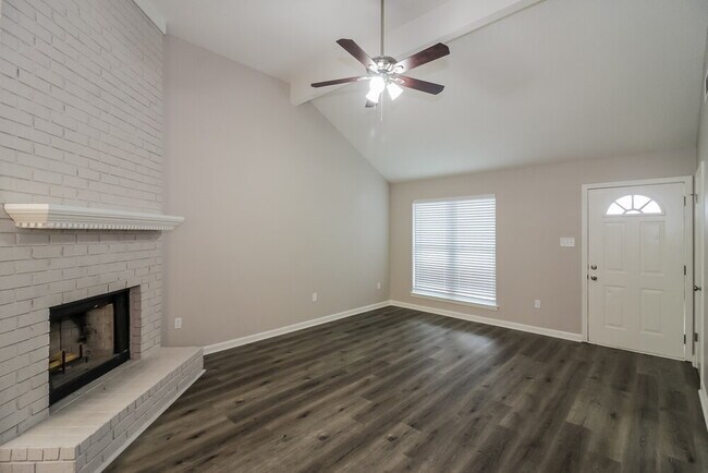 Building Photo - 6451 Oak Hurst Cove