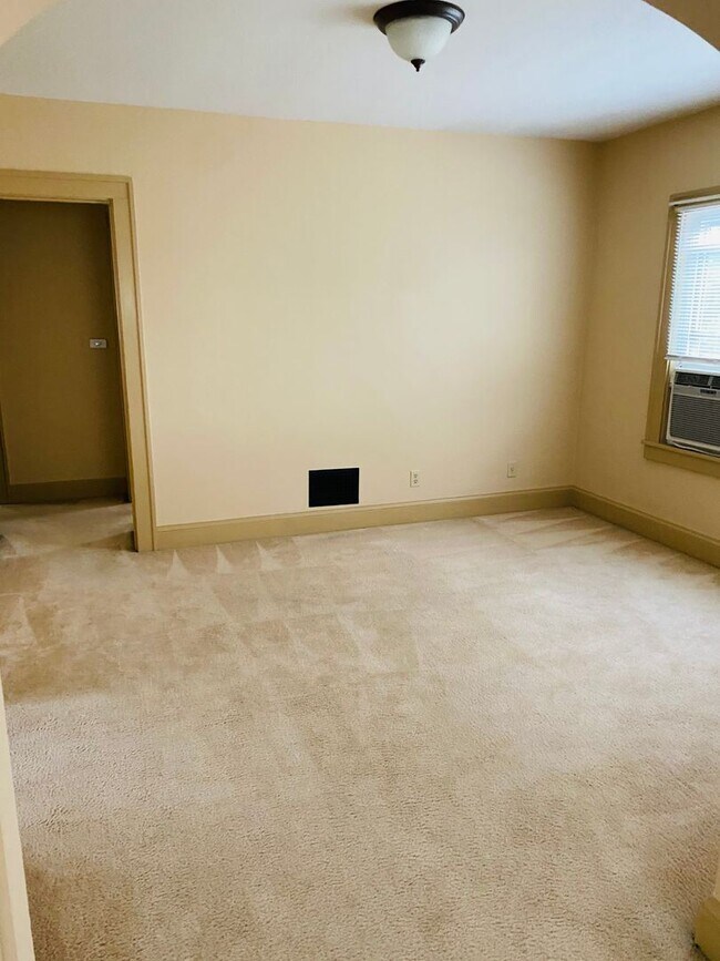 Building Photo - 2 br, 1 bath House - 561 Baldwin Ave